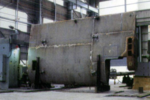 フロアー型NC横中ぐリ盤(130mm)
